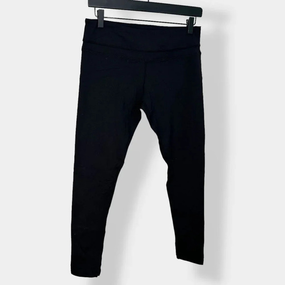 Lululemon‎ Black Cropped Legging - Picture 1 of 4